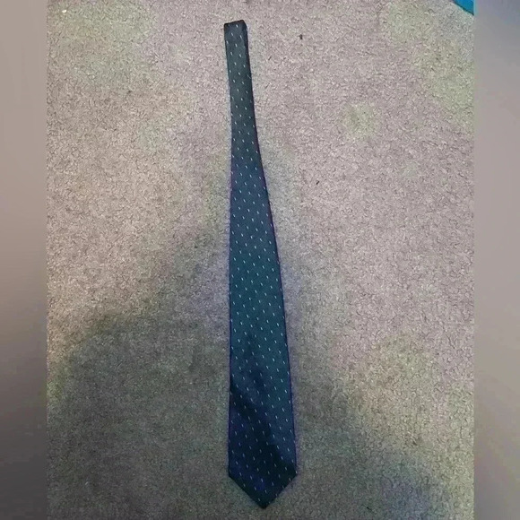 Barbara Blank 100% Silk Tie Made in USA - Picture 3 of 3